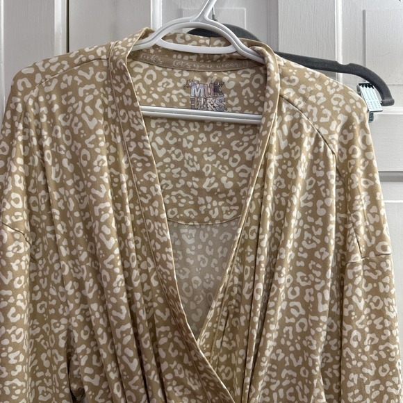Muk Luks bathrobe - Picture 2 of 4